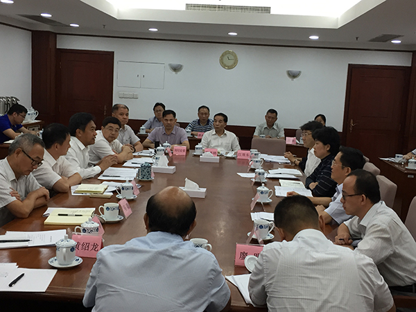 1505179024710056.jpg 600px座谈会现场.jpg